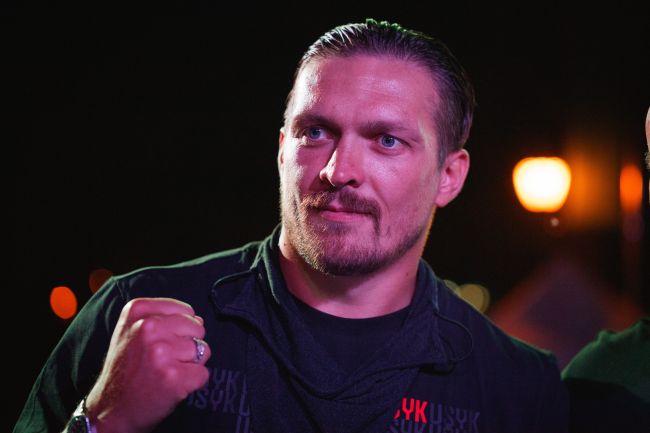 Oleksandr Usyk trifft auf den ehemaligen Kickbox-Champion Rico Verhoeven in den ägyptischen Pyramiden