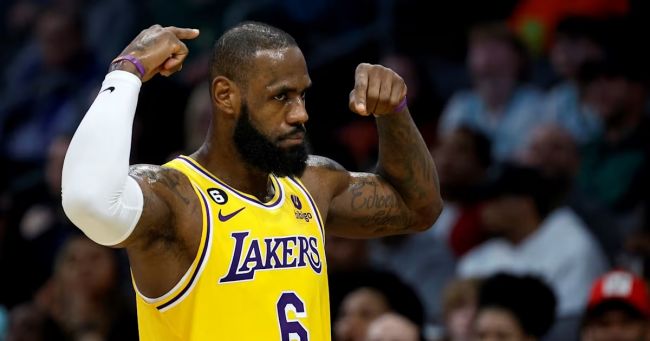 LeBron James war entscheidend für einen schwankenden Lakers-Sieg über die Phoenix Suns