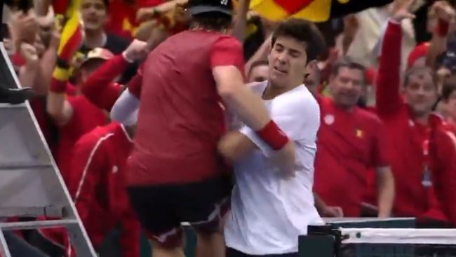 Kontroverse im Davis Cup nach versehentlichem Zusammenprall zweier Spieler: Einer von ihnen weigerte sich, weiterzuspielen