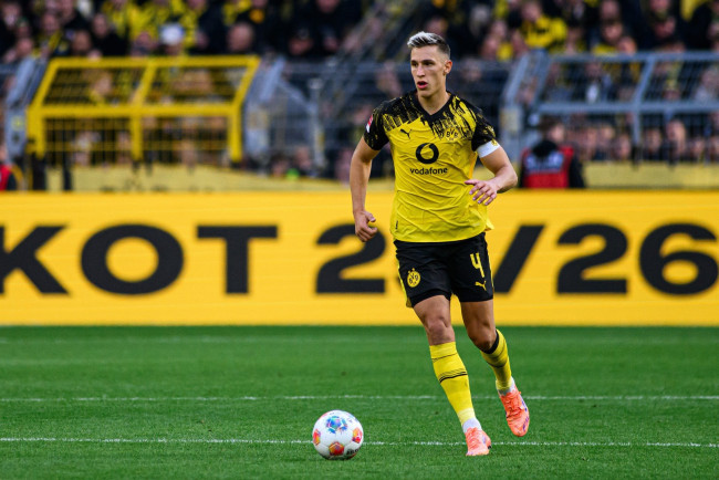 Borussia Dortmund steht kurz vor einer Vertragsverlängerung mit Nico Schlotterbeck, der von Real Madrid und dem FC Barcelona umworben wird