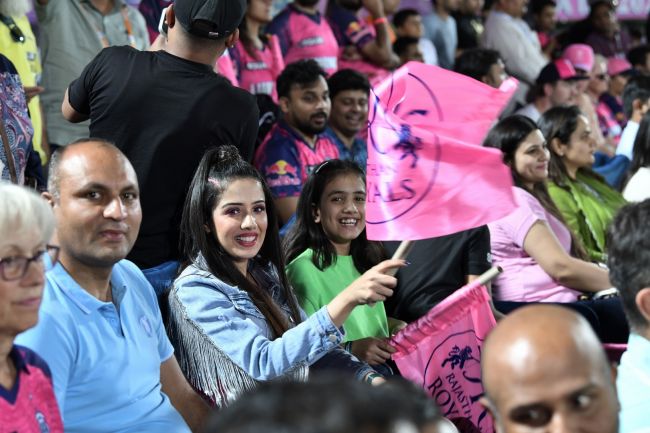 Cricket Indian Premier League wegen Spannungen mit Pakistan für eine Woche ausgesetzt