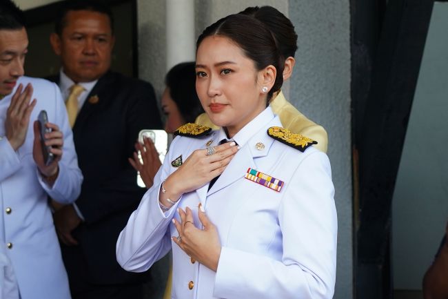 Thailändischer Premierminister triumphiert im Misstrauensvotum