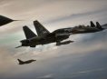 Erlebe in Ace Combat 8: Wings of Theve den Nervenkitzel eines Flieger-Asses sowohl innerhalb als auch au&szlig;erhalb des Cockpits