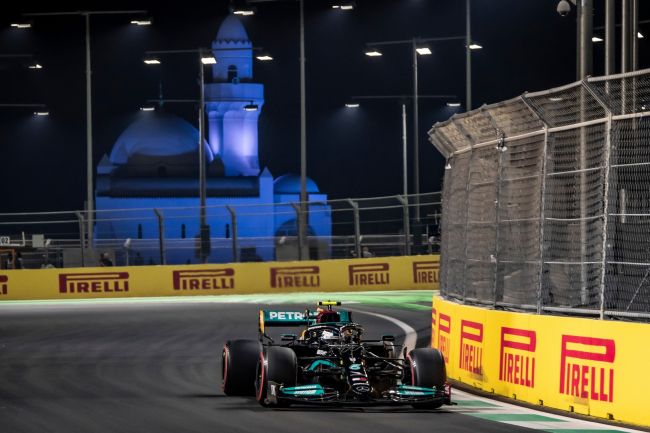 Die Formel 1 überwacht den Nahost-Konflikt, aber noch keine Entscheidung über Bahrain und den Großen Preis von Saudi-Arabien