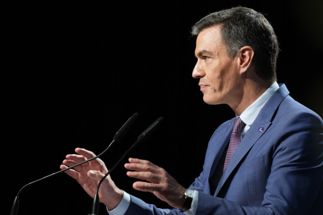 Sánchez stellt sich entschieden gegen Tech-Riesen wegen des Verbots sozialer Medien: "Wir lassen uns nicht von Tech-Oligarchen beeinflussen"