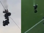 Spidercam st&uuml;rzt mitten in einem Fu&szlig;ballspiel zu Boden und entgeht knapp einer Katastrophe