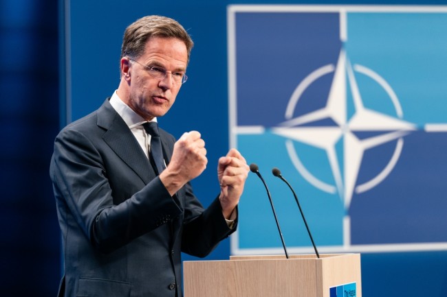 Rutte sagt, Trump tue "das Richtige für die NATO", indem er höhere Verteidigungsausgaben fördert