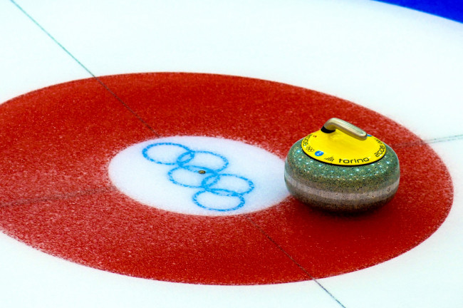 World Curling macht die Änderung der Schiedsrichter nach Gesprächen mit den Nationalen Olympischen Komitees rückgängig