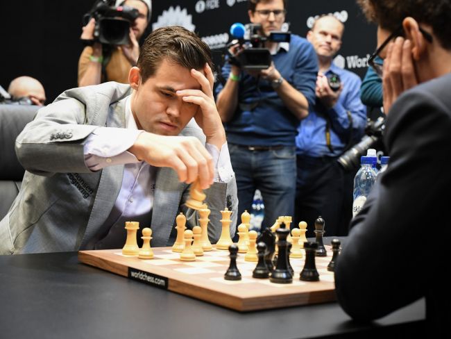 Magnus Carlsen denkt darüber nach, mit dem klassischen Schach aufzuhören, nachdem er gegen Gukesh die Beherrschung verloren hat