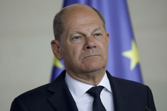 Olaf Scholz kritisiert Trumps Plan, die Ukraine-Hilfe an den Zugang zu Seltenen Erden zu knüpfen