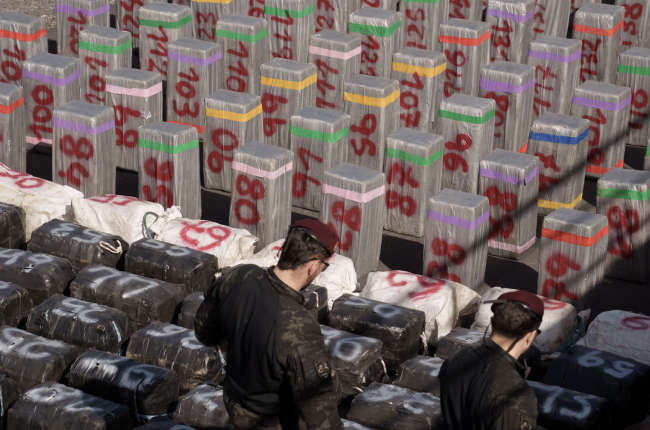 Fast 10 Tonnen Kokain wurden auf einem Schiff vor den Kanarischen Inseln in Salz vergraben gefunden