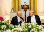 K&ouml;nig Karl III. geht viral, weil er Trump und bedeutungsvolle Geschenke w&auml;hrend des Washington-Besuchs aufzieht