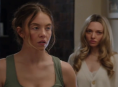 Sydney Sweeney und Amanda Seyfried stehen sich in dem neuen Thriller The Housemaid gegenüber