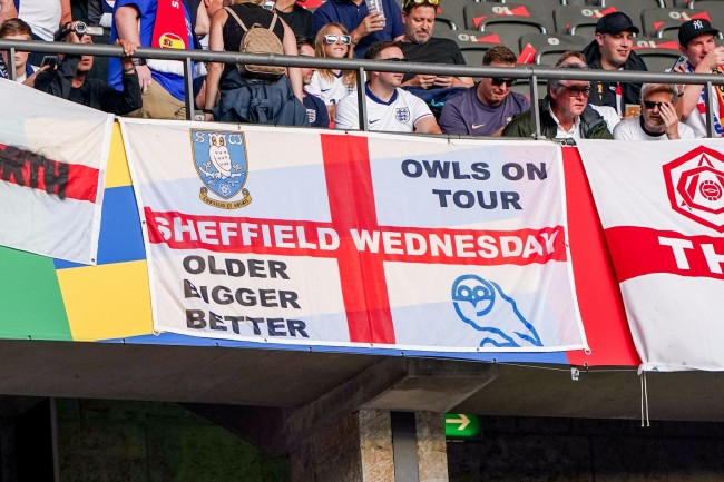 Der englische Traditionsverein Sheffield Wednesday stellt sich zur Insolvenz und erhält einen Abzug von 12 Punkten