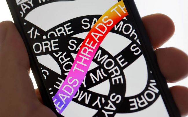 Der Musk-Effekt: X verliert Nutzer, während Threads Fahrt aufnimmt