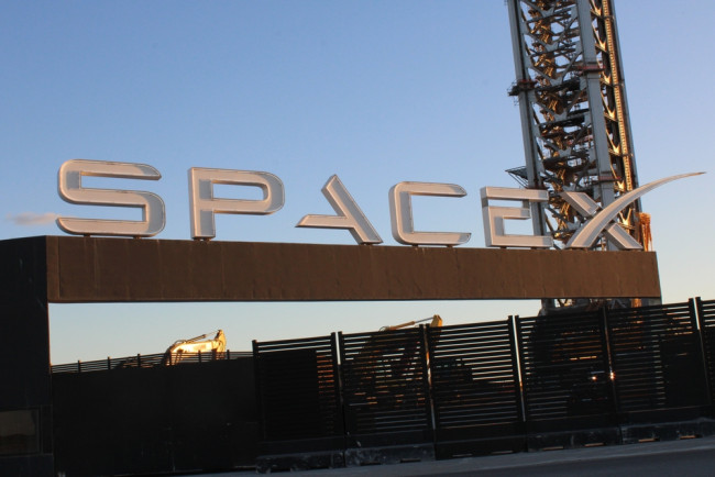 SpaceX wird am Pentagon-Wettbewerb für autonome Drohnentechnologie teilnehmen