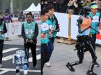 Peking veranstaltet ersten Halbmarathon mit humanoiden Robotern, die mit Menschen laufen