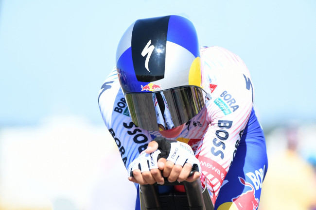 Florian Lipowitz gibt die Tour de France nach dem Unfall ab; Evenepoel verringert die Distanz mit Pogacar