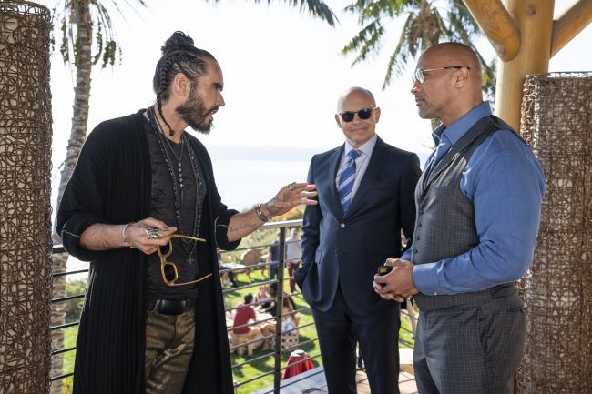Russell Brand muss sich am Freitag wegen sexueller Übergriffe vor Gericht verantworten