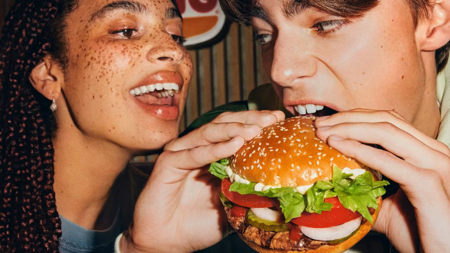 Neues KI-System überwacht die Mitarbeiterfreundlichkeit bei Burger King