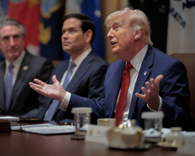Trump verschiebt die Frist für Iran, die Straße von Hormus zu öffnen, um zehn Tage
