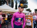Jonathan Milan gewinnt die 17. Etappe der Tour de France in einem Sprint mit einem schweren Sturz am Ende