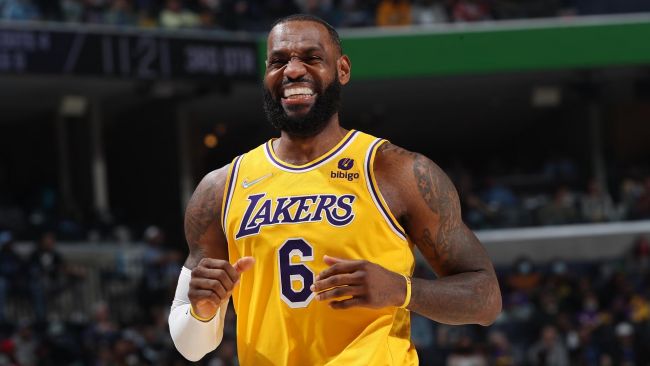 LeBron James reagiert auf die Spekulationen über seine Beteiligung am Dončić-Davis-Deal: "Du bist eine verdammte Lüge!"