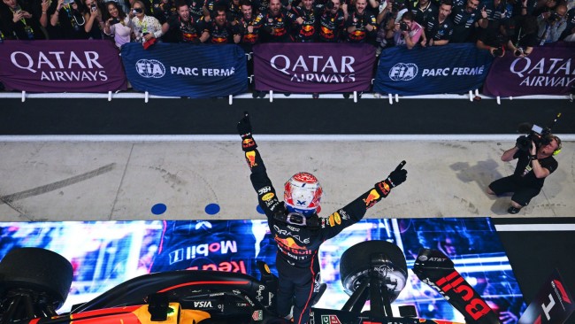 Max Verstappen gewinnt den Großen Preis von Katar und verkürzt den Abstand zu Norris auf die Hälfte: Nur 12 Punkte!