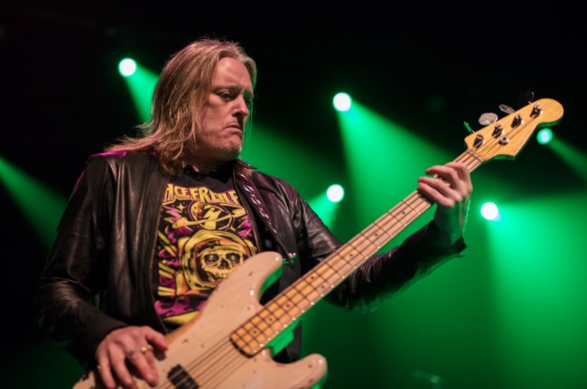 Ace Frehley, Gitarrist von Kiss, stirbt im Alter von 74 Jahren