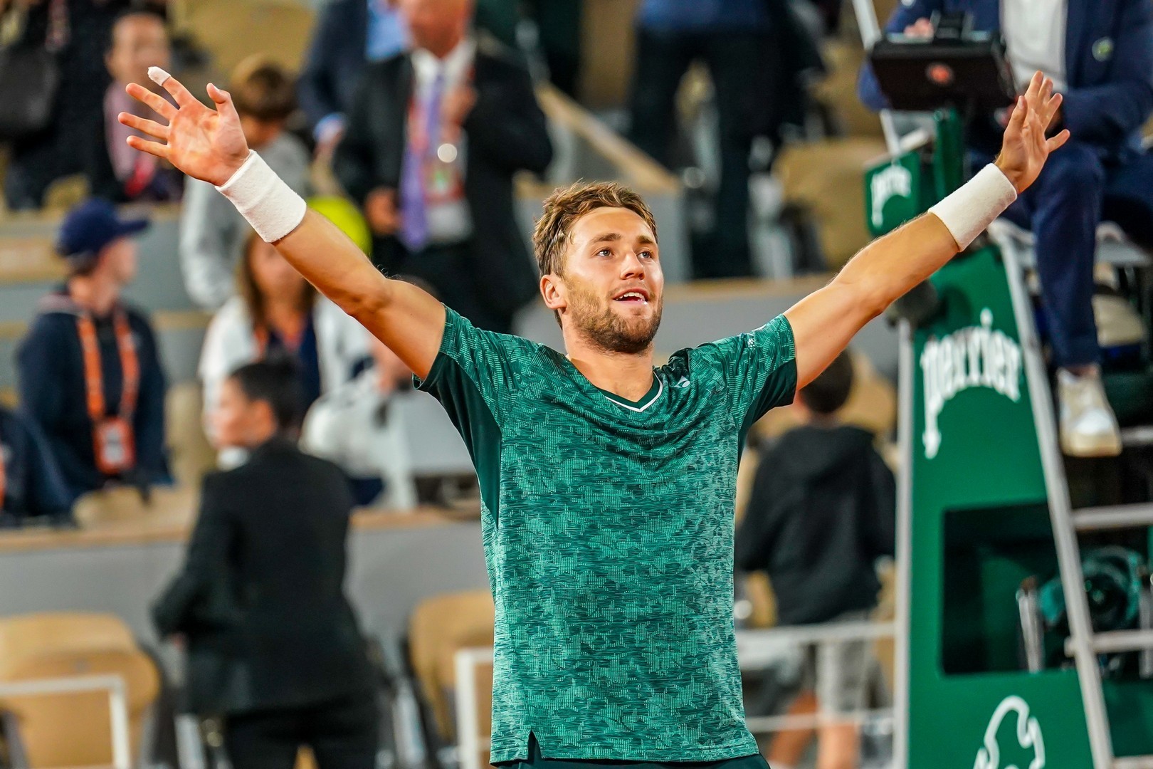 Casper Ruud kehrt in die Top 10 des Tennissports zurück und steht zum ersten Mal im Finale von Madrid