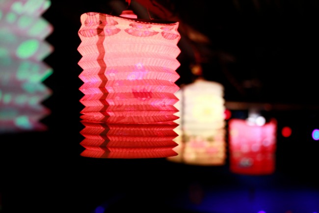 Gleitschirm-Bombenanschlag auf buddhistisches Fest in Myanmar fordert mindestens 24 Tote