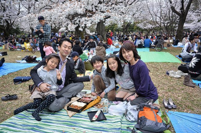 Japans Geburtenrate erreicht 2024 einen historischen Tiefstand