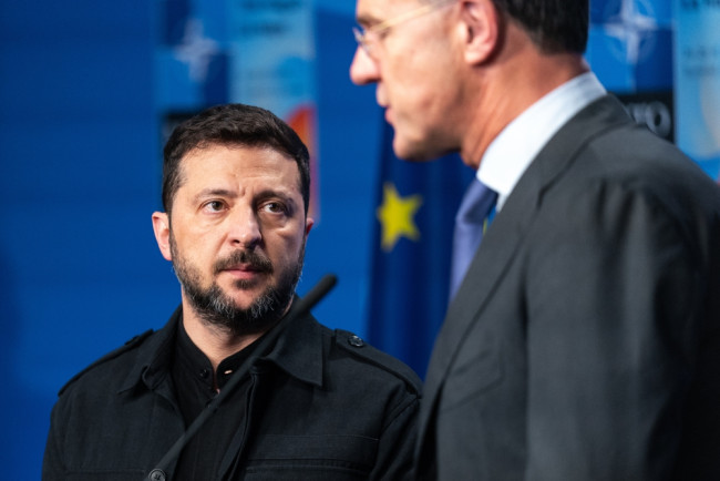 Mark Rutte warnt, dass die Ukraine den härtesten Winter seit Jahren bevorsteht, da russische Angriffe die Stromversorgung lahmlegen