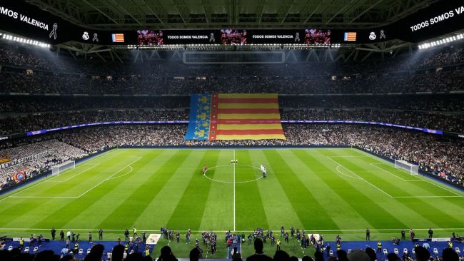 Real Madrid gastiert heute Abend in Valencia: gespalten in einer erbitterten Rivalität, vereint in Solidarität