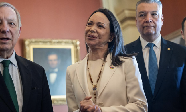 Machado sagt, sie habe Trump ihre Friedensnobelmedaille überreicht