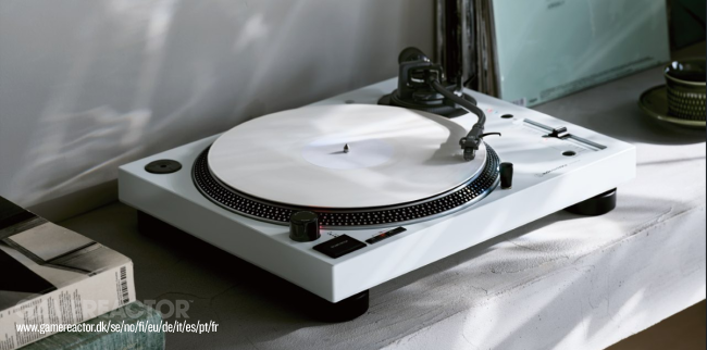 Audio-Technica präsentiert das weiße Modell AT-LP120XBT-USB-Plattenspieler