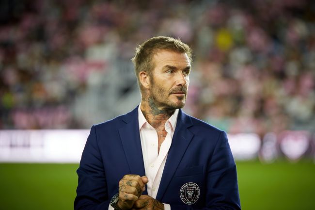 David Beckham wurde von König Charles III. für seine Verdienste um den Sport und wohltätige Zwecke zum Ritter geschlagen