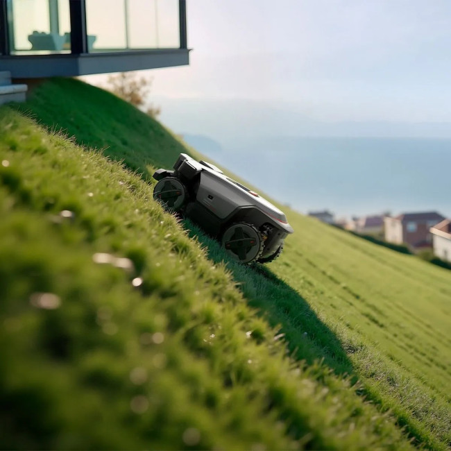Roborock zieht nun vom Wohnzimmer auf den Rasen