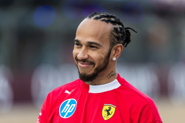 Lewis Hamilton wird der älteste Formel-1-Grand-Prix-Champion seit 1970 in Barcelona