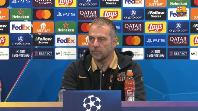 Hansi Flick über seine Gesten beim letzten Barcelona-Spiel: "Ich will nicht, dass mein Enkel mich dabei sieht"