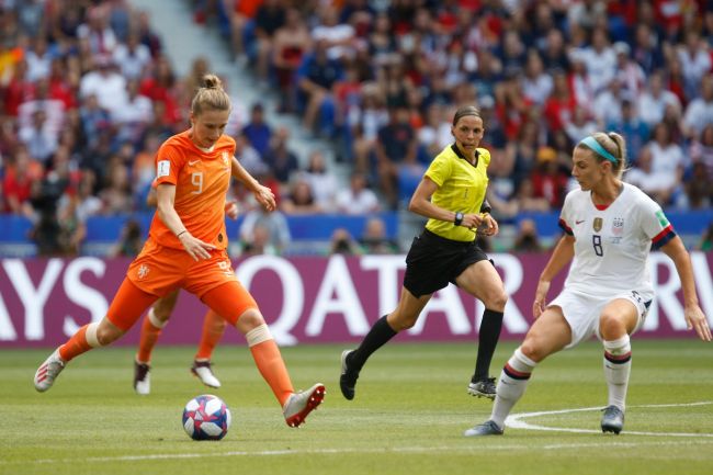 Über hundert Spielerinnen protestieren gegen die Partnerschaft der FIFA mit Saudi-Arabien