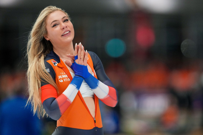 Jutta Leerdam bricht neuen olympischen Rekord über 1000 m der Frauen, die Niederlande gewinnen zwei Medaillen