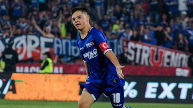 Die emotionale Hommage des chilenischen Vereins an Walter Montillo und seinen Sohn Santino, 15 Jahre nachdem er um sein Leben gekämpft hatte