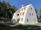 Spanien entdeckt ein neues Meisterwerk von Gaud&iacute;: Ein jahrhundertealtes Chalet, das in den katalanischen Bergen verborgen ist