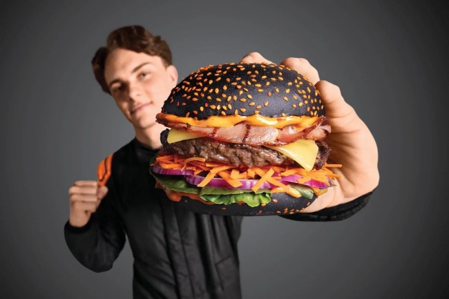 Australische Burgerkette muss nach den Podiumsplätzen von Oscar Piastri ihre Aktion mit kostenlosen Burgern aktualisieren