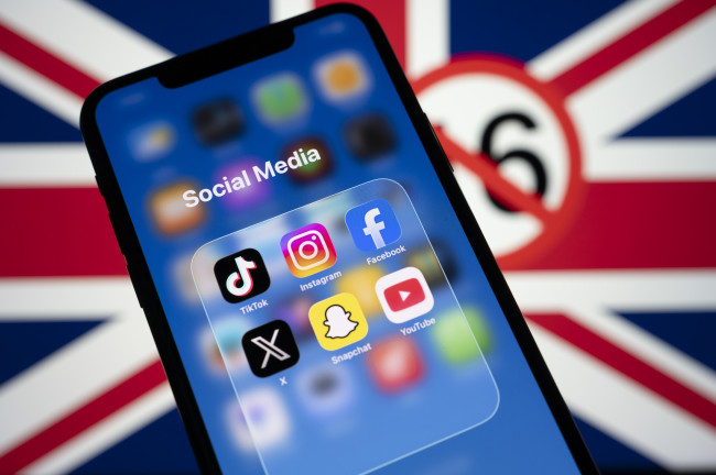YouTube, TikTok, Instagram, Facebook, X und Snapchat waren alle Teil des britischen Social-Media-Verbots für U16-Jährige