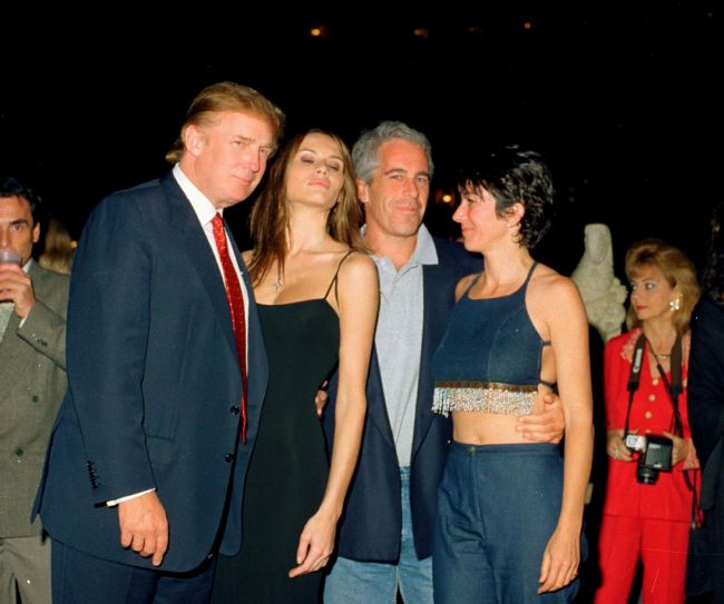 Donald Trumps Name taucht in den Flugbüchern von Jeffrey Epstein auf