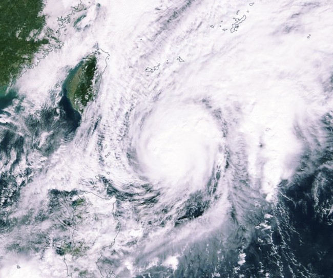 Taiwan evakuiert Tausende, während Taifun Fung-wong näher rückt