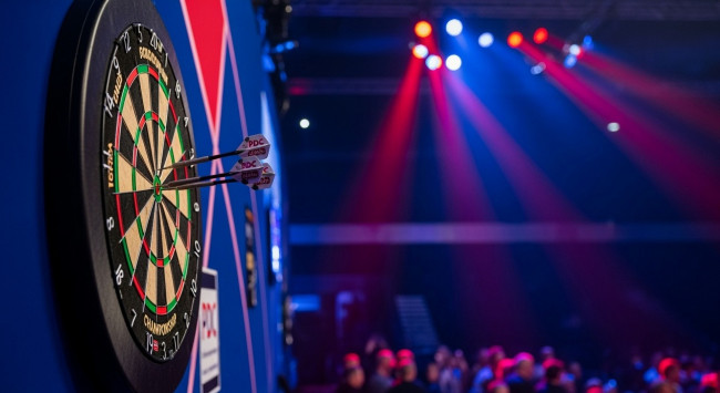 Michael van Gerwen zieht sich vom Premier-League-Darts-Spiel zurück, Littler erhält zwei Punkte und ein Freilos ins Halbfinale
