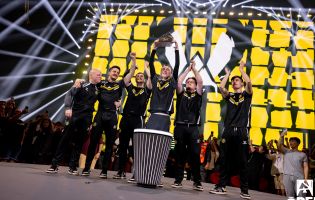 Team Vitality stemmt die Troph&auml;e bei den BLAST Open Lissabon in die H&ouml;he